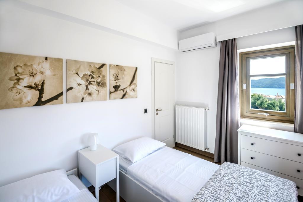 White Villas Karavomylos Exterior photo