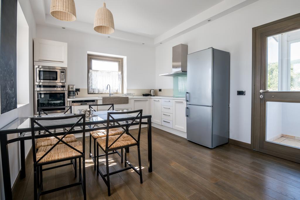White Villas Karavomylos Exterior photo