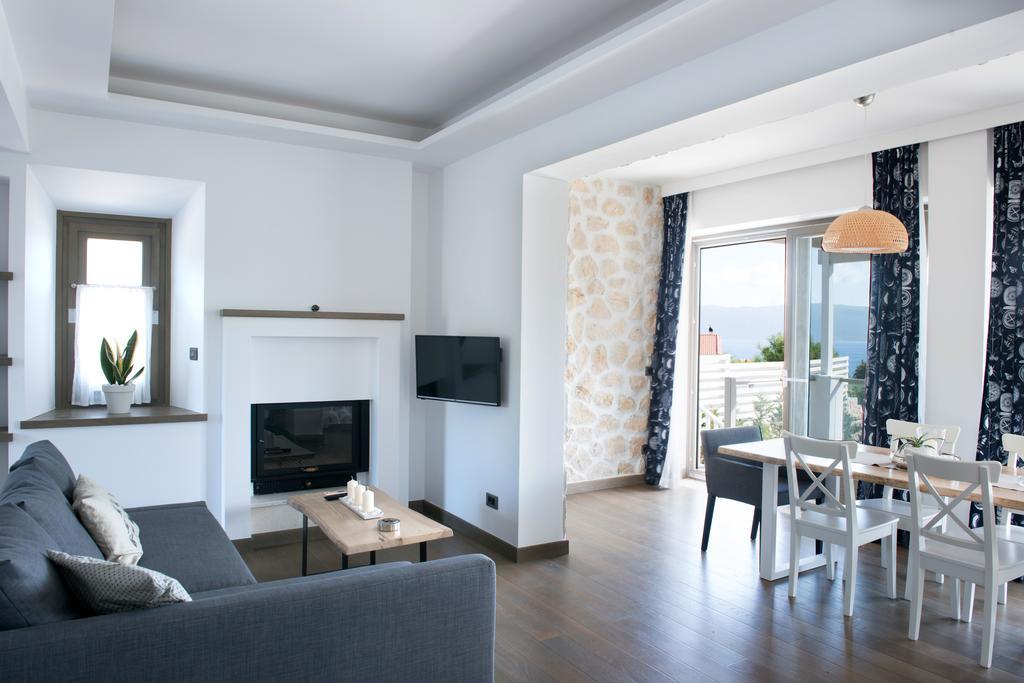 White Villas Karavomylos Exterior photo